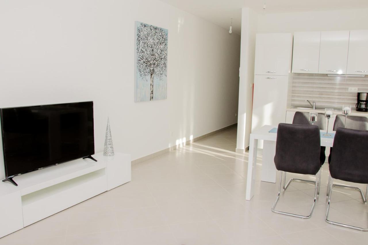 Apartman Leona Villa Nehaj Сен Екстериор снимка